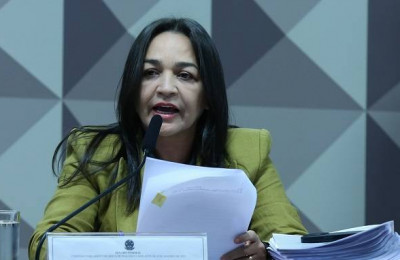 Relatora pede o indiciamento de Bolsonaro e mais 60 acusados de atos golpistas
